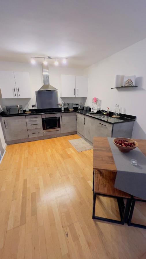 Charming 1-Bedroom Apartment In Woolwich لندن المظهر الخارجي الصورة