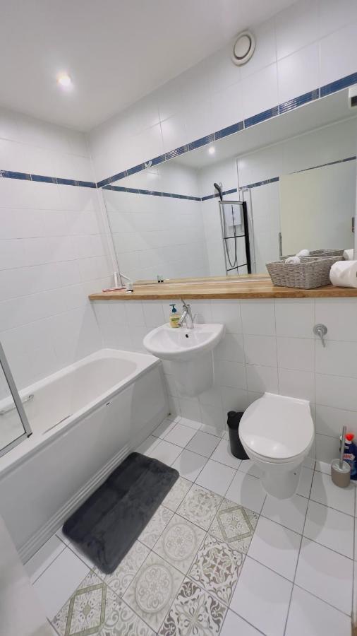 Charming 1-Bedroom Apartment In Woolwich لندن المظهر الخارجي الصورة